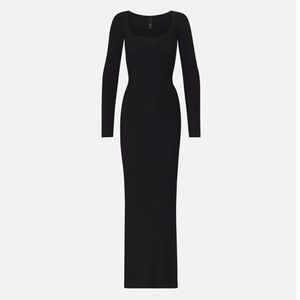 NWT SKIMS Body Long Sleeved long dress in Onyx size large.